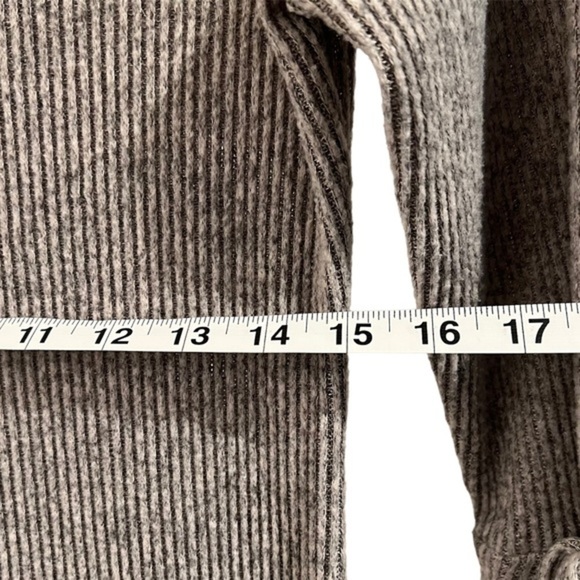 Lauren CONRAD GRAY SWEATER DRESS BELL SLEEVES FOUNCE HEM MEDIUM‎ - Picture 6 of 7